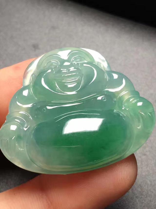 翡翠笑佛适合哪些人戴？戴翡翠笑佛有哪些好处？-第5张图片-翡翠网