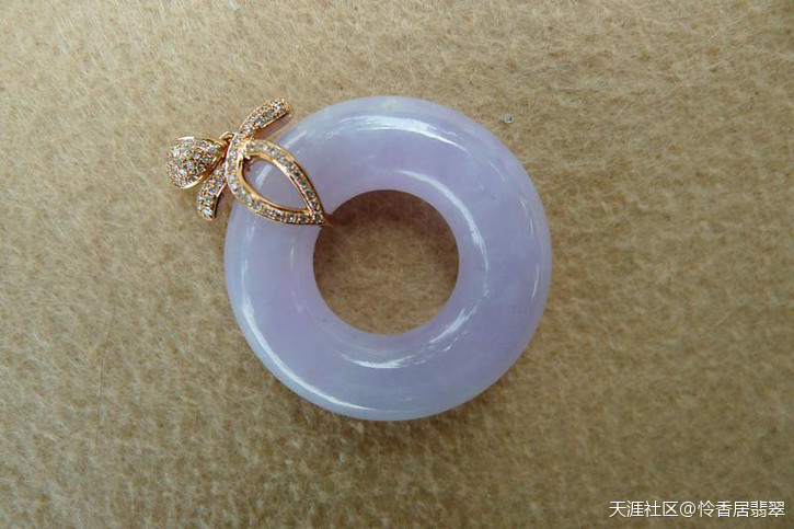 上NeW:阳绿蛋面吊坠、佛公、叶子、平安扣、耳钉、戒指等-第24张图片-翡翠网 上NeW:阳绿蛋面吊坠、佛公、叶子、平安扣、耳钉、戒指等-第24张图片-翡翠网