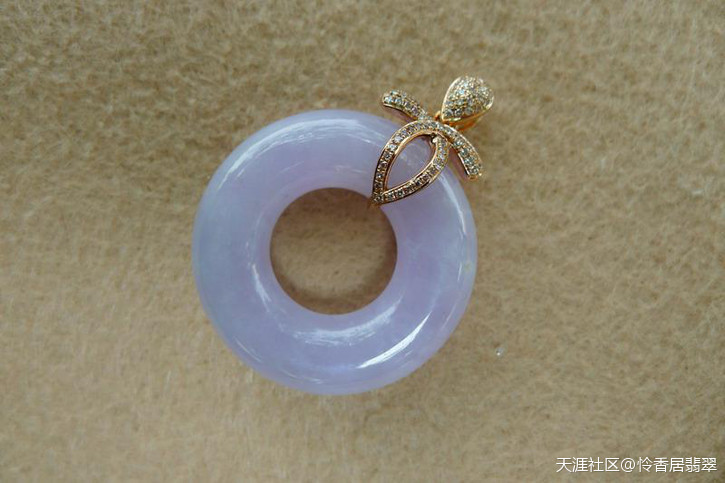 上NeW:阳绿蛋面吊坠、佛公、叶子、平安扣、耳钉、戒指等-第27张图片-翡翠网 上NeW:阳绿蛋面吊坠、佛公、叶子、平安扣、耳钉、戒指等-第27张图片-翡翠网