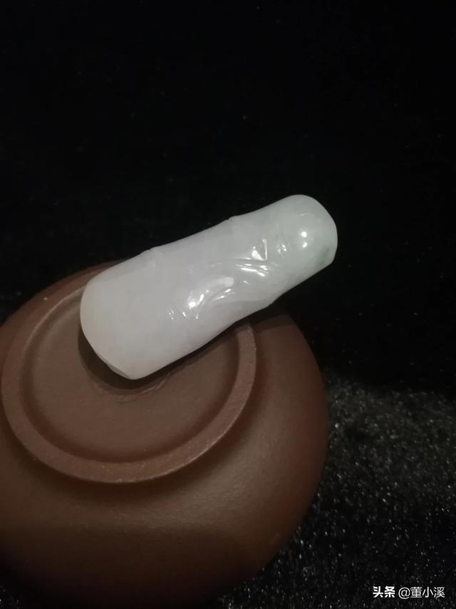 一千多块钱能买到什么样的真玉,只要是真的普通的也可以,急问?-第3张图片-翡翠网 一千多块钱能买到什么样的真玉,只要是真的普通的也可以,急问?-第3张图片-翡翠网