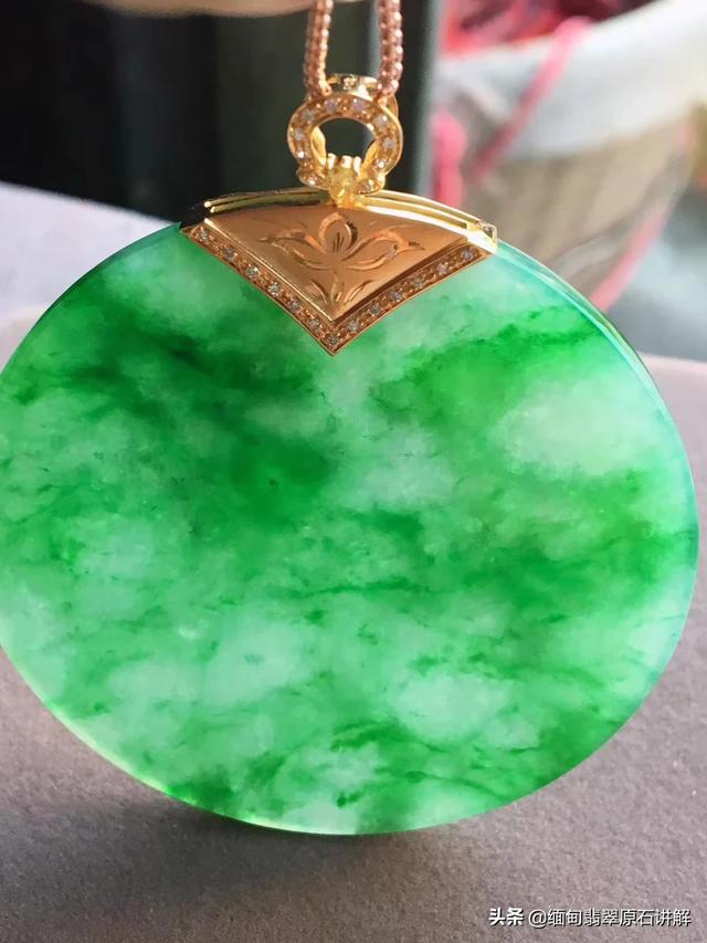 可以送父母什么样的翡翠，最好是有某些寓意的，平安、长寿这样的？-第2张图片-翡翠网
