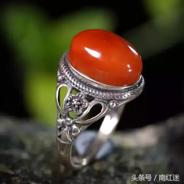 戒指是非常常见的珠宝首饰,它的来历是什么?戴戒指有什禁忌?-第9张图片-翡翠网 戒指是非常常见的珠宝首饰,它的来历是什么?戴戒指有什禁忌?-第9张图片-翡翠网