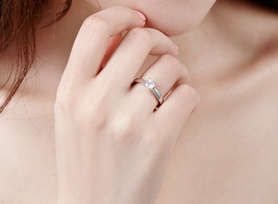 K金求婚戒指会变色吗?k金求婚钻戒变色怎么办-第4张图片-翡翠网 K金求婚戒指会变色吗?k金求婚钻戒变色怎么办-第4张图片-翡翠网