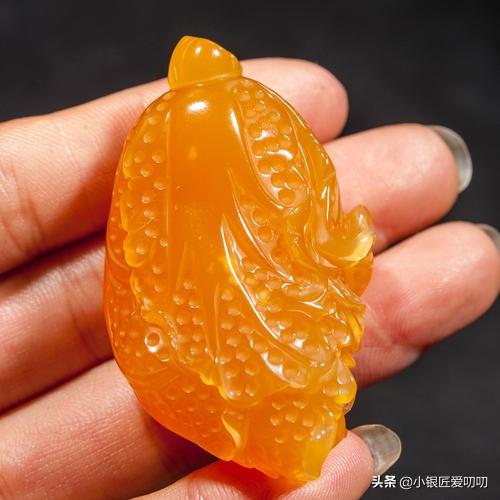 我想知道喜欢这种玉石的有多少?-第1张图片-翡翠网 我想知道喜欢这种玉石的有多少?-第1张图片-翡翠网