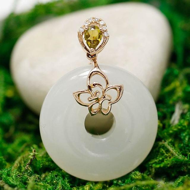 如何正确盘玩和田玉?-第1张图片-翡翠网 如何正确盘玩和田玉?-第1张图片-翡翠网