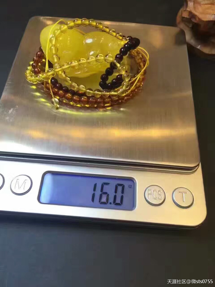 琥珀蜜蜡首饰雕件、珠宝、每天发一些新出图片供大家欣赏。多图看过瘾-第37张图片-翡翠网