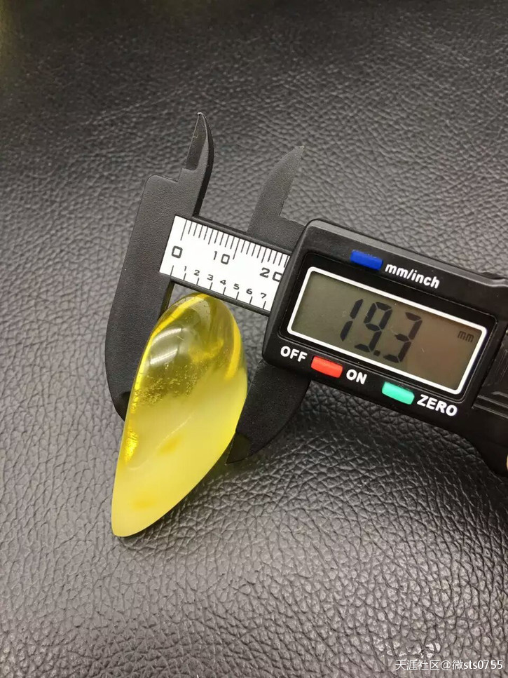 琥珀蜜蜡首饰雕件、珠宝、每天发一些新出图片供大家欣赏。多图看过瘾-第43张图片-翡翠网