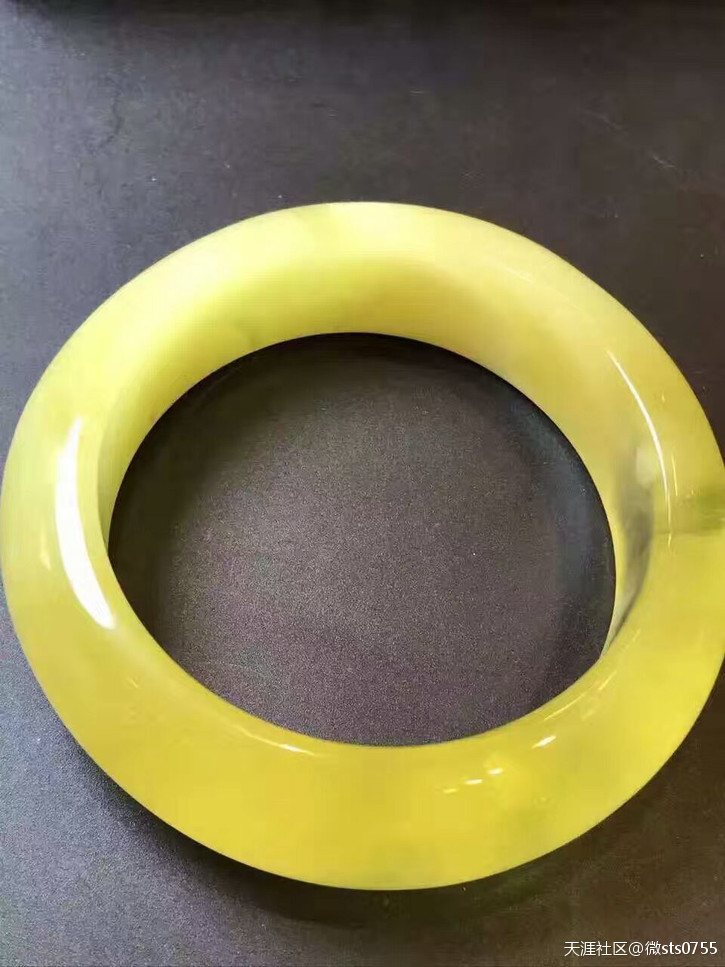 琥珀蜜蜡首饰雕件、珠宝、每天发一些新出图片供大家欣赏。多图看过瘾-第4张图片-翡翠网