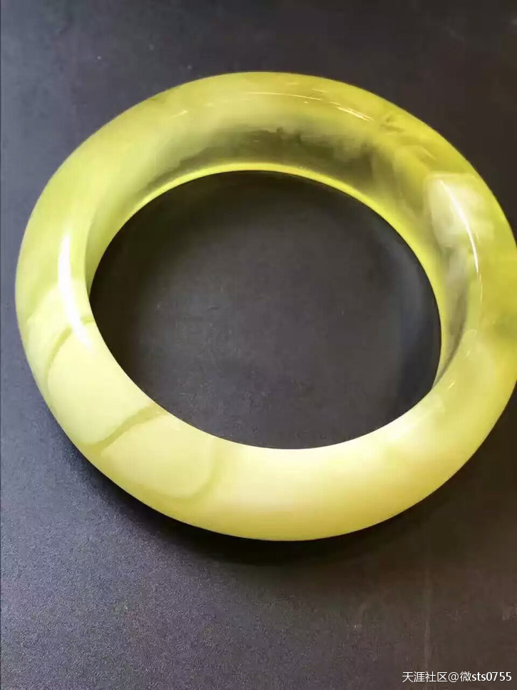 琥珀蜜蜡首饰雕件、珠宝、每天发一些新出图片供大家欣赏。多图看过瘾-第25张图片-翡翠网