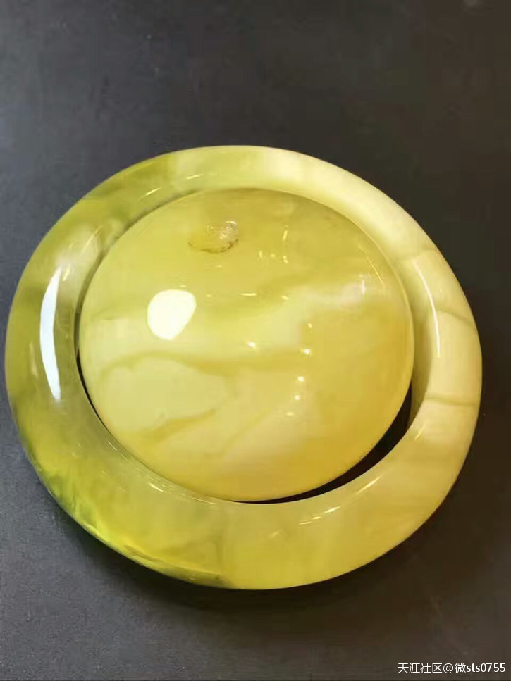 琥珀蜜蜡首饰雕件、珠宝、每天发一些新出图片供大家欣赏。多图看过瘾-第23张图片-翡翠网