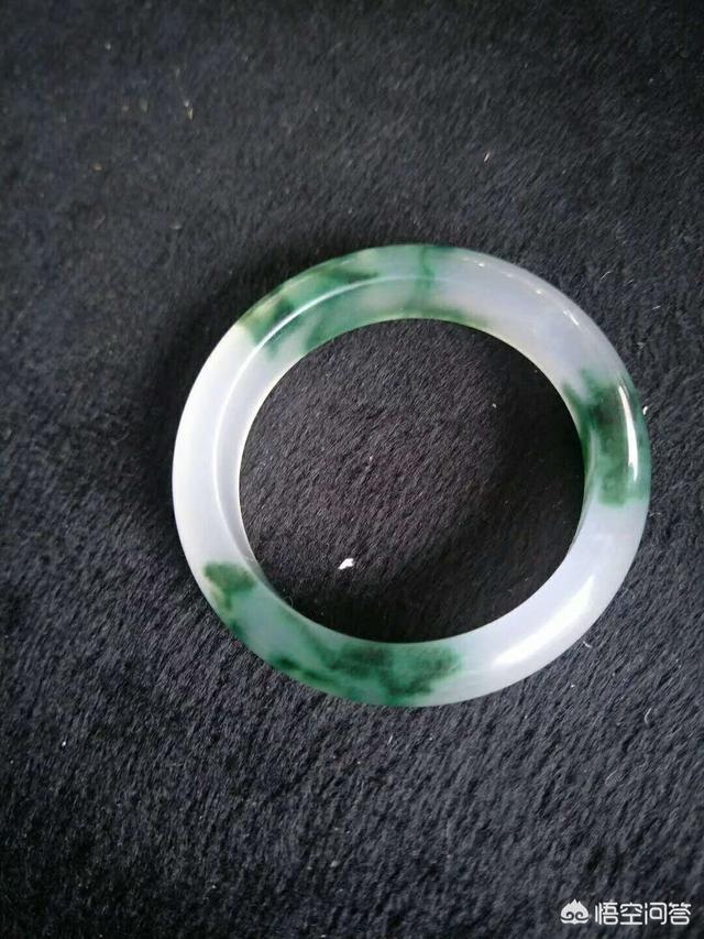 巴山玉和巴山翡翠是同一个东西吗?它真的是翡翠吗?-第4张图片-翡翠网 巴山玉和巴山翡翠是同一个东西吗?它真的是翡翠吗?-第4张图片-翡翠网