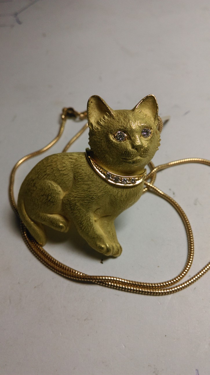 转18K钻石猫咪胸针吊坠、钻石玛瑙戒指、钻石玛瑙吊坠。(转载)-第3张图片-翡翠网