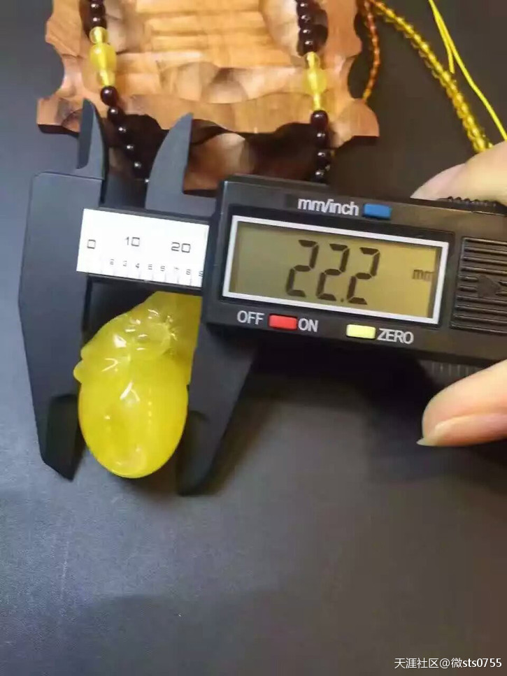 琥珀蜜蜡首饰雕件、珠宝、每天发一些新出图片供大家欣赏。多图看过瘾-第35张图片-翡翠网