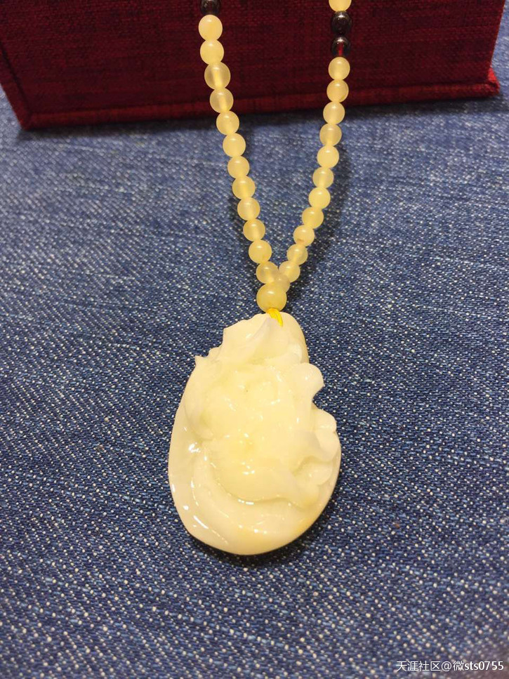 琥珀蜜蜡首饰雕件、珠宝、每天发一些新出图片供大家欣赏。多图看过瘾-第21张图片-翡翠网