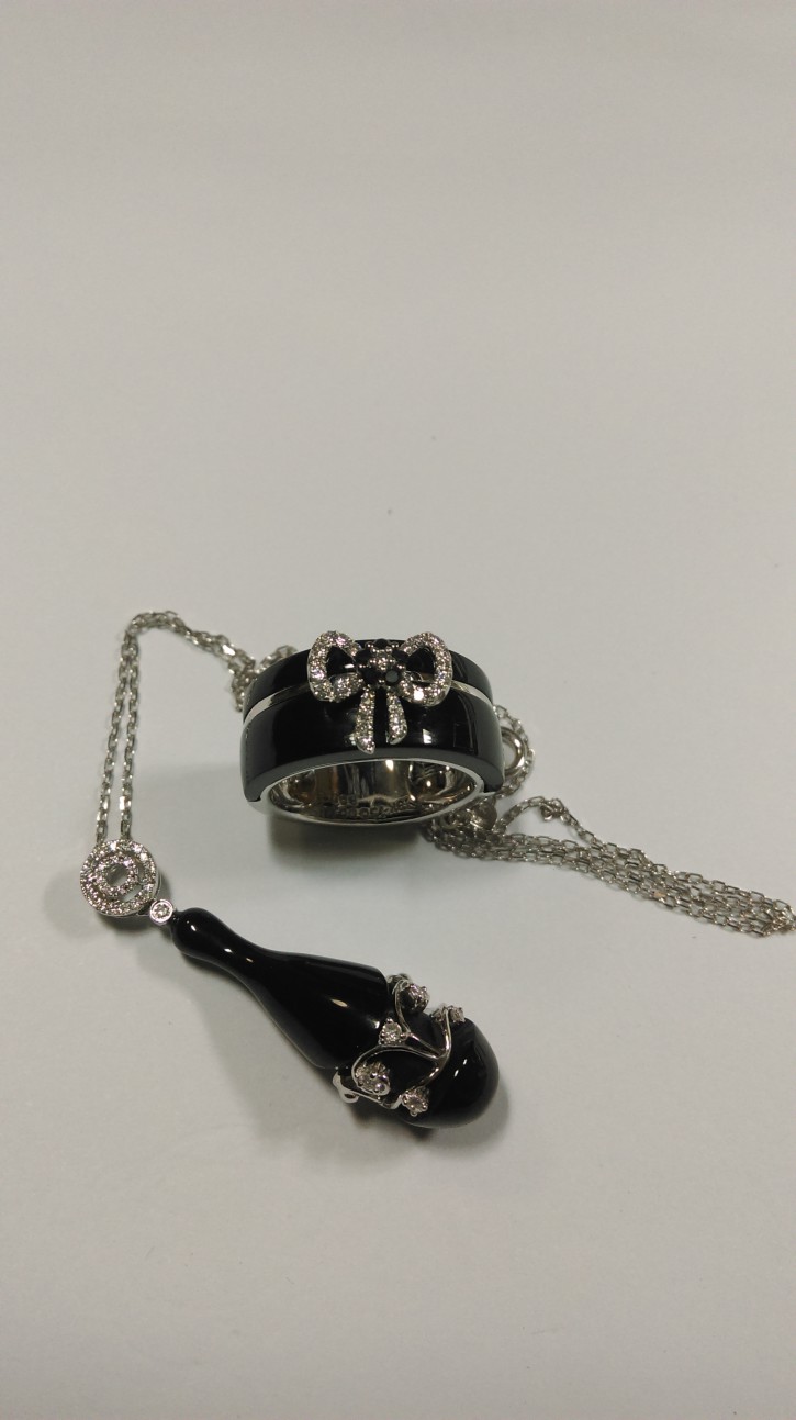 转18K钻石猫咪胸针吊坠、钻石玛瑙戒指、钻石玛瑙吊坠。(转载)-第8张图片-翡翠网