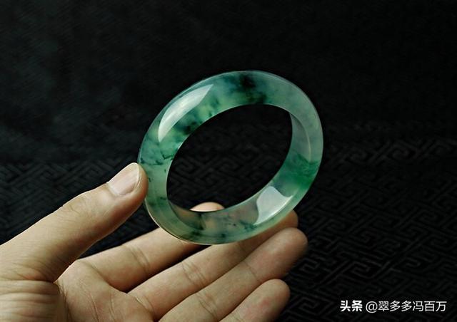 常见翡翠种类有哪几种?-第1张图片-翡翠网 常见翡翠种类有哪几种?-第1张图片-翡翠网