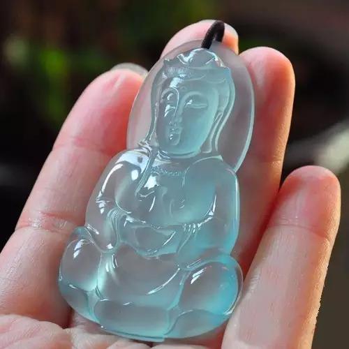 如何挑选翡翠观音?-第6张图片-翡翠网 如何挑选翡翠观音?-第6张图片-翡翠网