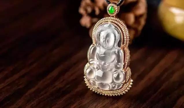 如何挑选翡翠观音?-第2张图片-翡翠网 如何挑选翡翠观音?-第2张图片-翡翠网