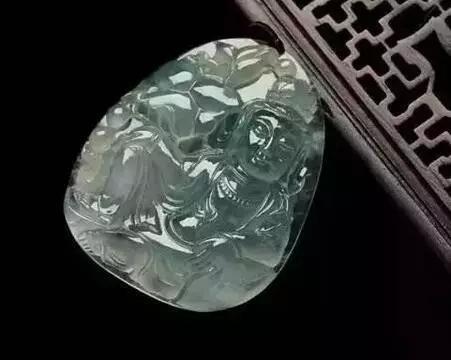 如何挑选翡翠观音?-第15张图片-翡翠网 如何挑选翡翠观音?-第15张图片-翡翠网