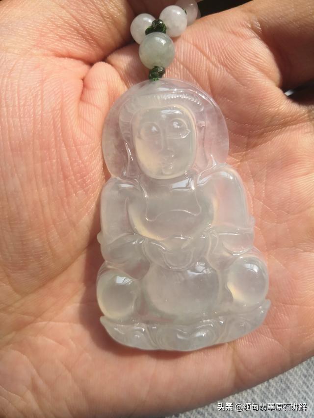 新入手的翡翠观音,各位大神帮忙看看怎么样,种水各方面,能值多少钱大概?-第2张图片-翡翠网 新入手的翡翠观音,各位大神帮忙看看怎么样,种水各方面,能值多少钱大概?-第2张图片-翡翠网