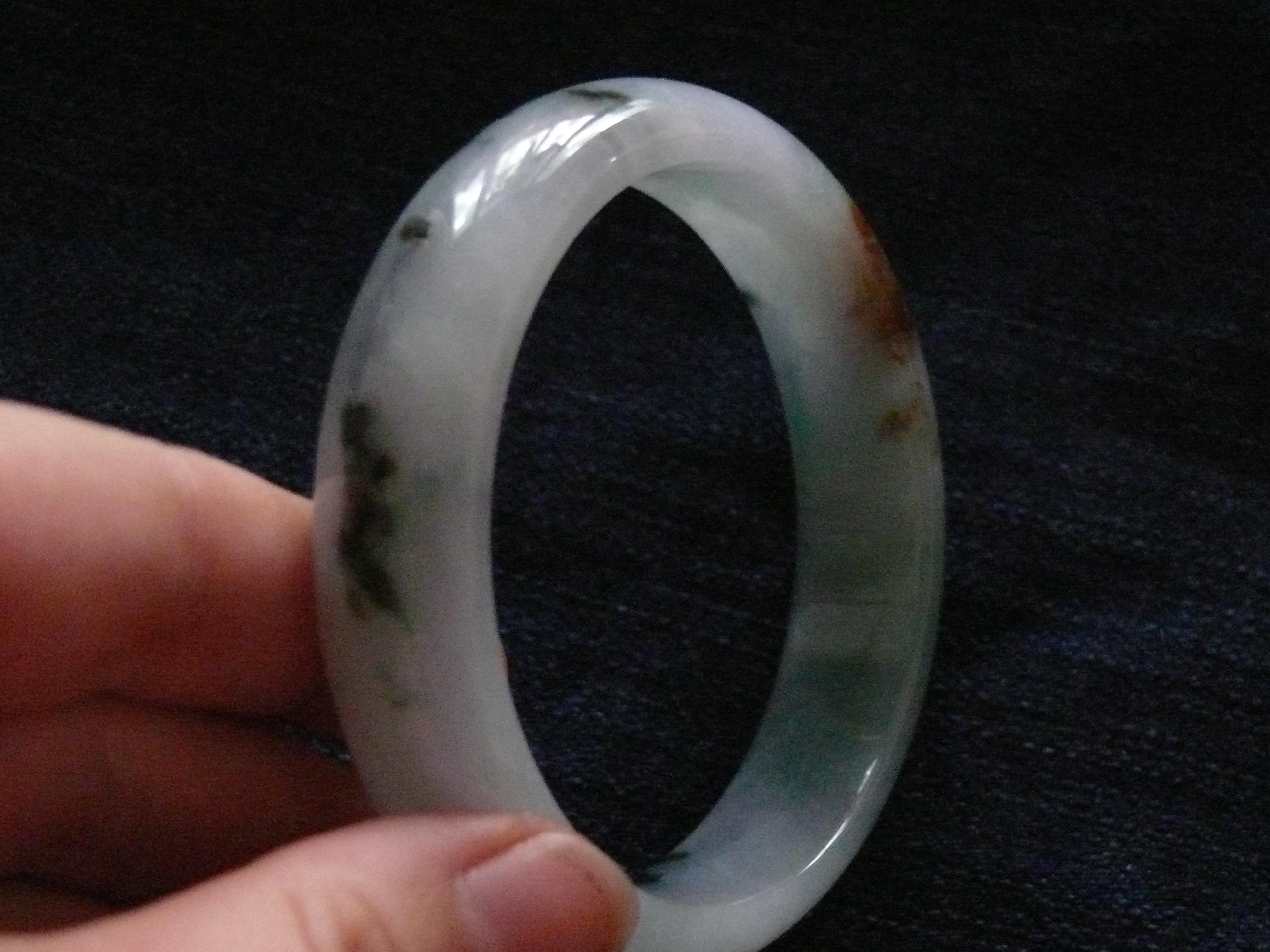 我收集的手镯,大家帮忙给个意见-第5张图片-翡翠网 我收集的手镯,大家帮忙给个意见-第5张图片-翡翠网