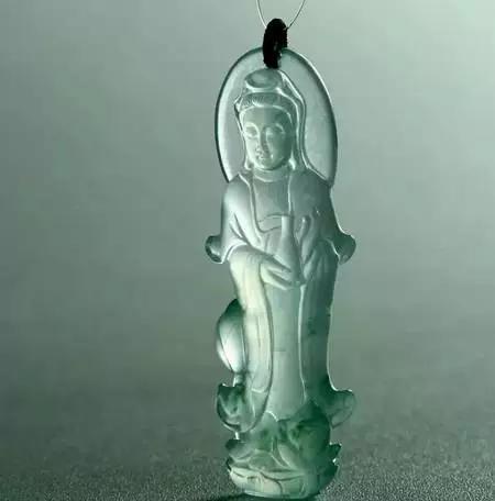 如何挑选翡翠观音?-第5张图片-翡翠网 如何挑选翡翠观音?-第5张图片-翡翠网