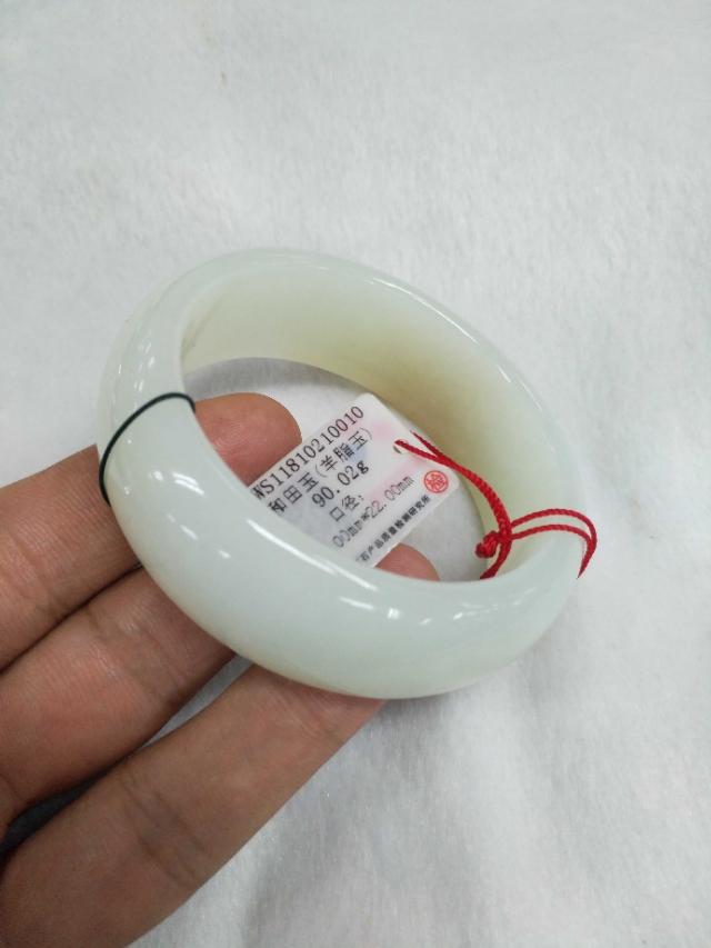 手镯真假鉴定方法是什么?-第4张图片-翡翠网 手镯真假鉴定方法是什么?-第4张图片-翡翠网