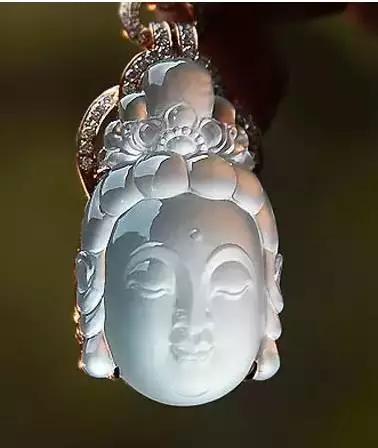 如何挑选翡翠观音?-第7张图片-翡翠网 如何挑选翡翠观音?-第7张图片-翡翠网