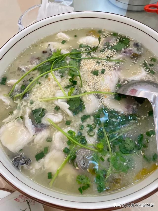 求大佬估个价翡翠手镯？-第9张图片-翡翠网