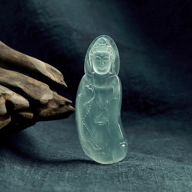 不同造型的翡翠观音,分别代表着什么寓意呢?-第4张图片-翡翠网 不同造型的翡翠观音,分别代表着什么寓意呢?-第4张图片-翡翠网