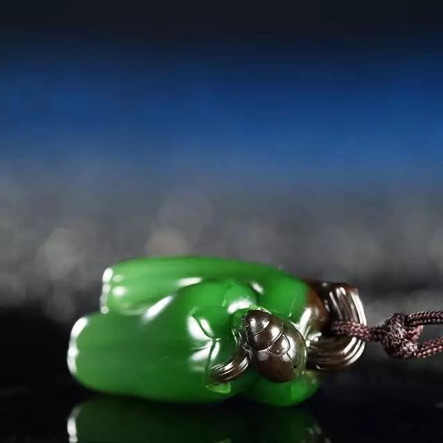 和田玉中的俏色是什么?-第12张图片-翡翠网 和田玉中的俏色是什么?-第12张图片-翡翠网