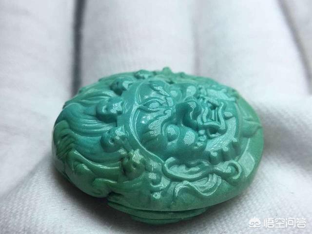 绿松石的俏色是怎么形成的?-第3张图片-翡翠网 绿松石的俏色是怎么形成的?-第3张图片-翡翠网