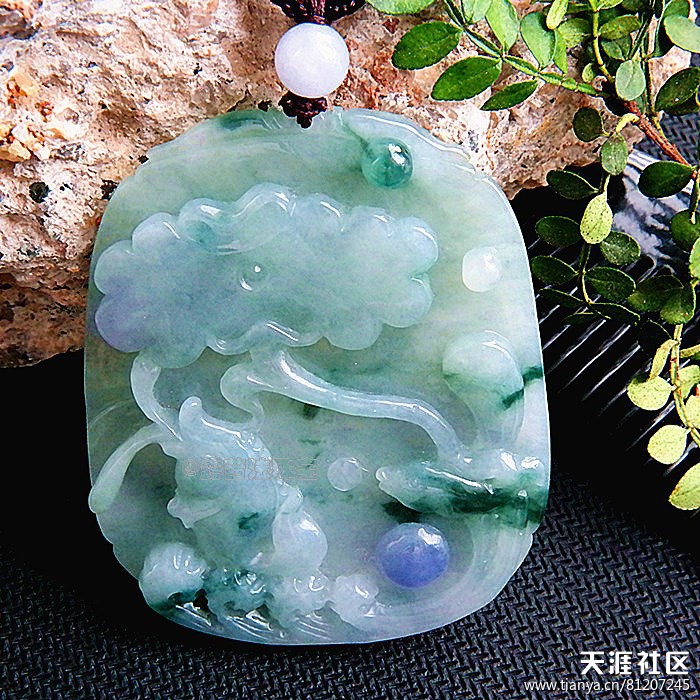 翡翠的俏色是什么意思?-第4张图片-翡翠网 翡翠的俏色是什么意思?-第4张图片-翡翠网