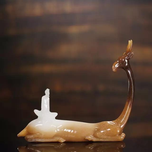 和田玉中的俏色是什么?-第25张图片-翡翠网 和田玉中的俏色是什么?-第25张图片-翡翠网