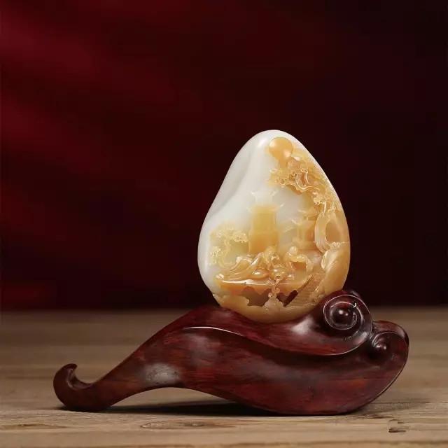 和田玉中的俏色是什么?-第26张图片-翡翠网 和田玉中的俏色是什么?-第26张图片-翡翠网