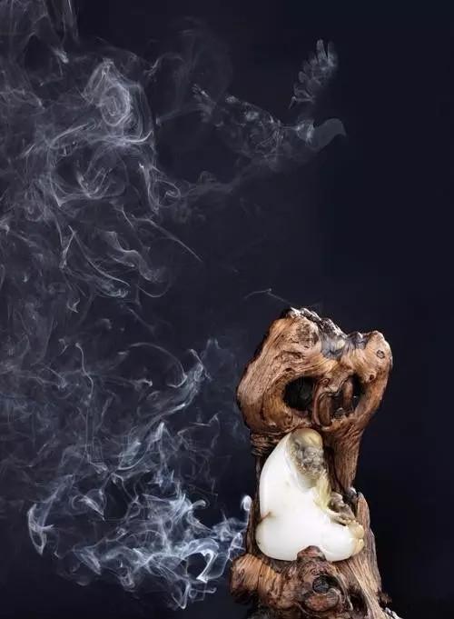 和田玉中的俏色是什么?-第18张图片-翡翠网 和田玉中的俏色是什么?-第18张图片-翡翠网