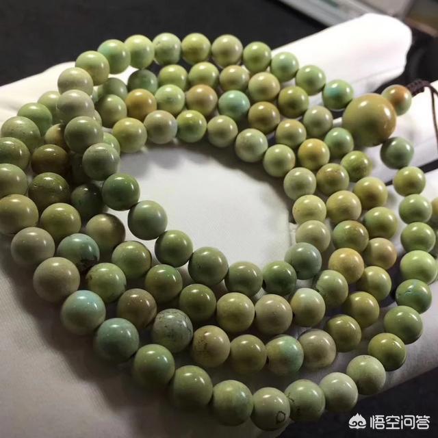 绿松石的俏色是怎么形成的?-第2张图片-翡翠网 绿松石的俏色是怎么形成的?-第2张图片-翡翠网