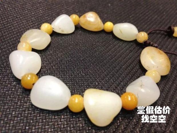 如何玩好和田玉籽料原石手串?-第11张图片-翡翠网 如何玩好和田玉籽料原石手串?-第11张图片-翡翠网