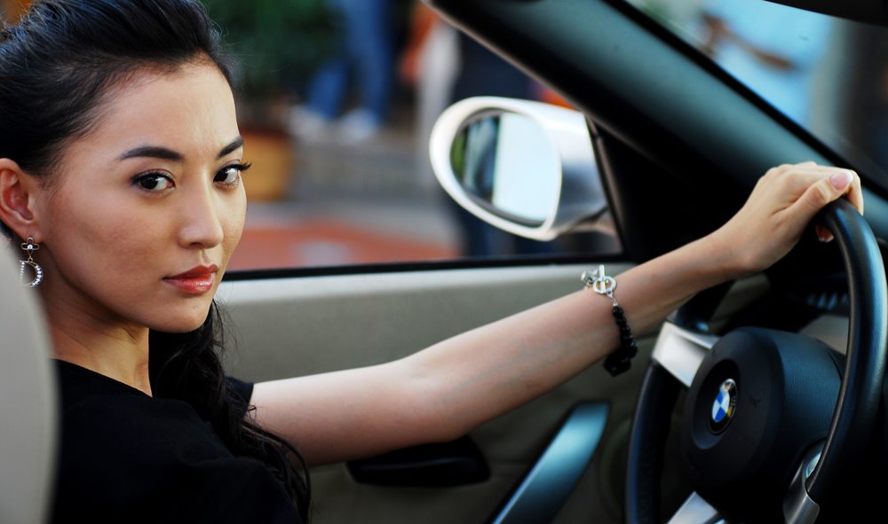 [扒你一褂]《玉观音》各版大比拼，新版剧照牛X闪闪放光芒-第1张图片-翡翠网