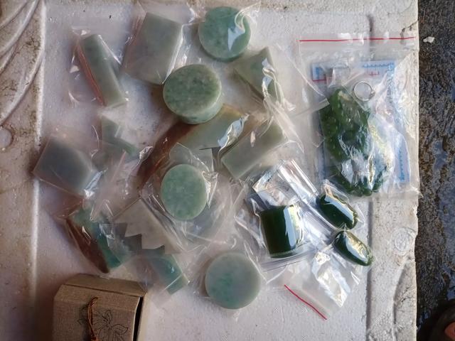 翡翠冰种是还有细分吗,怎么分的?-第4张图片-翡翠网 翡翠冰种是还有细分吗,怎么分的?-第4张图片-翡翠网