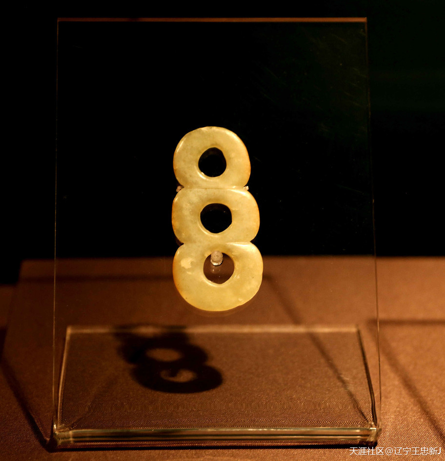 红山文化与“玉雕艺术源头”--来自“红山文化”的报告之二-第3张图片-翡翠网 红山文化与“玉雕艺术源头”--来自“红山文化”的报告之二-第3张图片-翡翠网