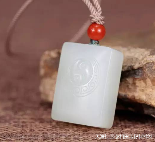 繁华落尽见真淳:玉雕的大巧若拙!-第3张图片-翡翠网 繁华落尽见真淳:玉雕的大巧若拙!-第3张图片-翡翠网