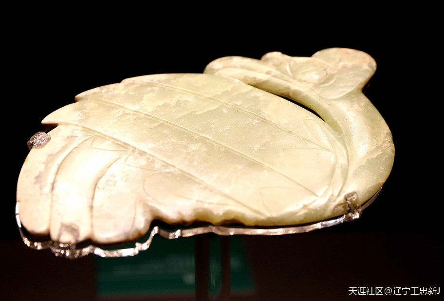红山文化与“玉雕艺术源头”--来自“红山文化”的报告之二-第7张图片-翡翠网 红山文化与“玉雕艺术源头”--来自“红山文化”的报告之二-第7张图片-翡翠网