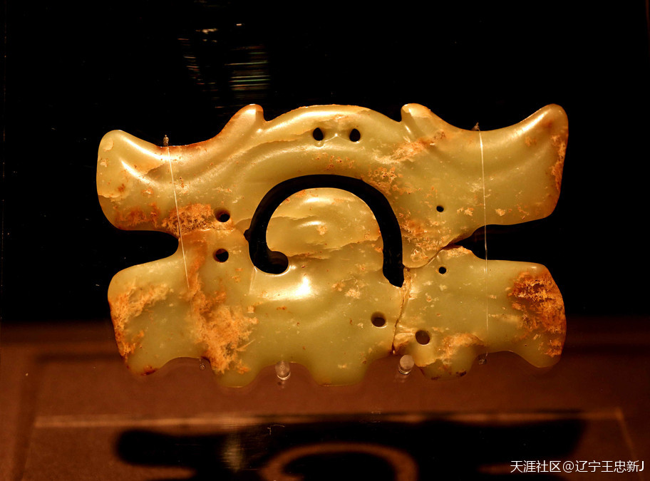 红山文化与“玉雕艺术源头”--来自“红山文化”的报告之二-第6张图片-翡翠网 红山文化与“玉雕艺术源头”--来自“红山文化”的报告之二-第6张图片-翡翠网