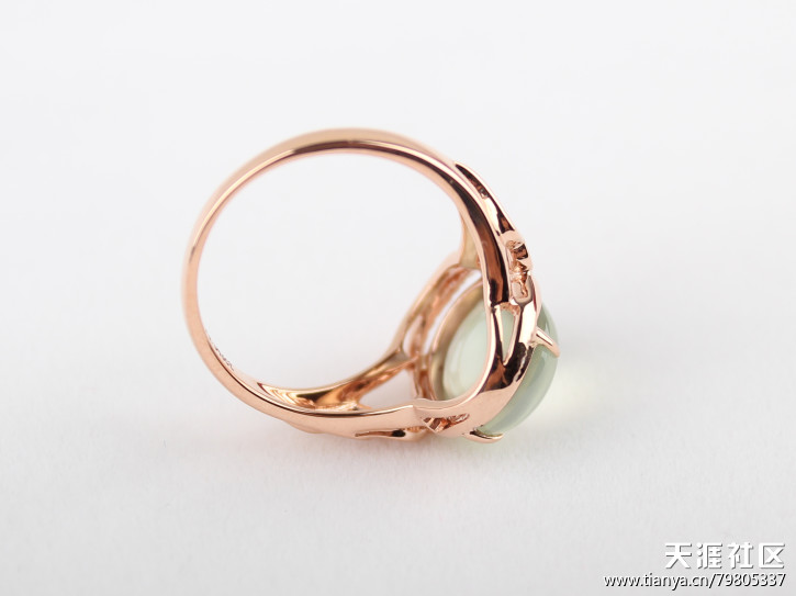伊卡珠宝之葡萄石戒指,神似冰种的翡翠的美-第1张图片-翡翠网