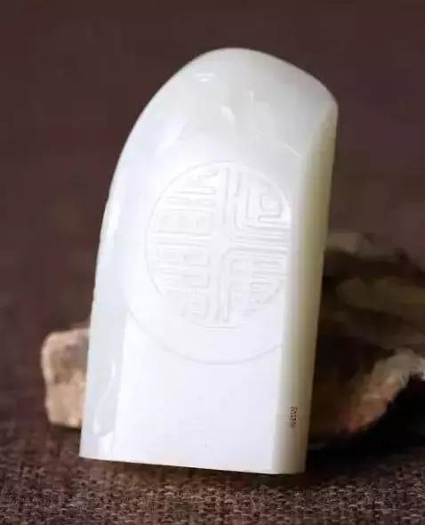 为什么玉雕师都不愿意带学徒了？-第5张图片-翡翠网