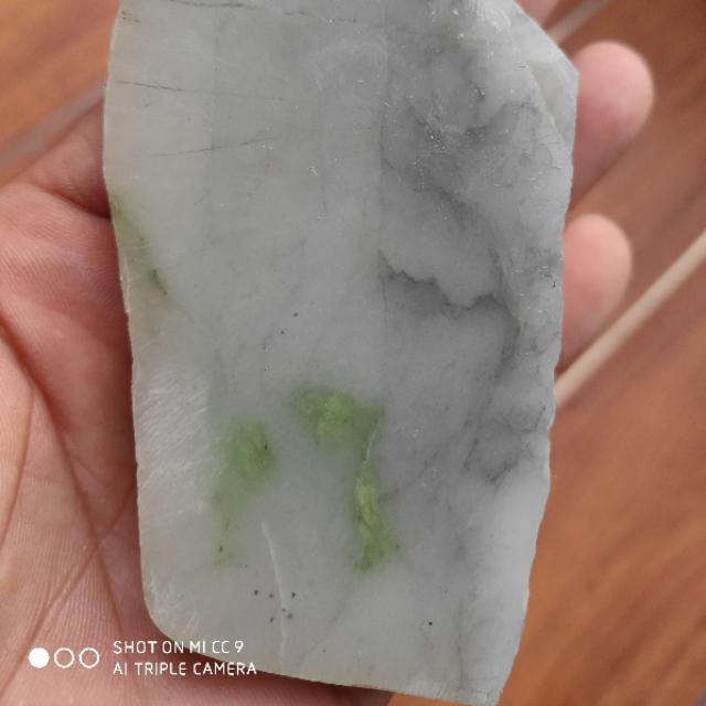 白玉里面带着绿癣怎么回事?-第3张图片-翡翠网 白玉里面带着绿癣怎么回事?-第3张图片-翡翠网