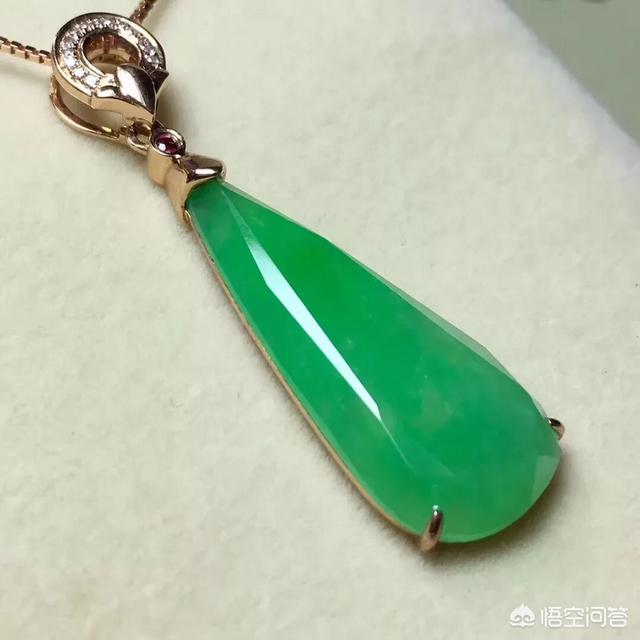 如何鉴别假翡翠和蜜蜡?-第2张图片-翡翠网 如何鉴别假翡翠和蜜蜡?-第2张图片-翡翠网