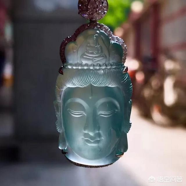 如何不用检测工具快速判断翡翠手镯是A货还是B货？-第1张图片-翡翠网