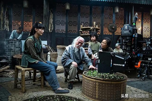 如何评价成龙与施瓦辛格主演的奇幻冒险电影《龙牌之谜》?-第8张图片-翡翠网 如何评价成龙与施瓦辛格主演的奇幻冒险电影《龙牌之谜》?-第8张图片-翡翠网